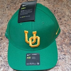 Nike dry fit University of Oregon Ducks